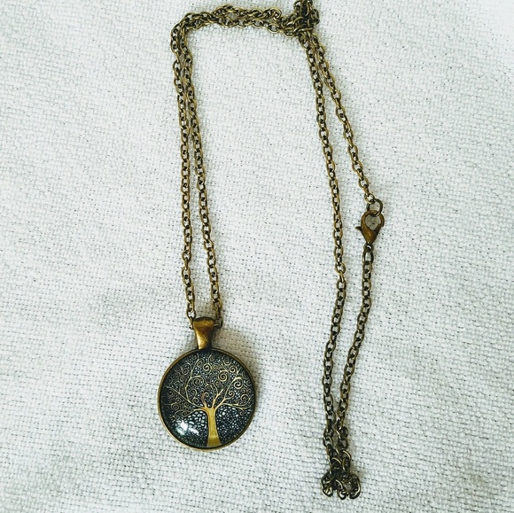 ⬇💲⬇Tree of Life Glass Image Pendant & Chain - Picture 4 of 4